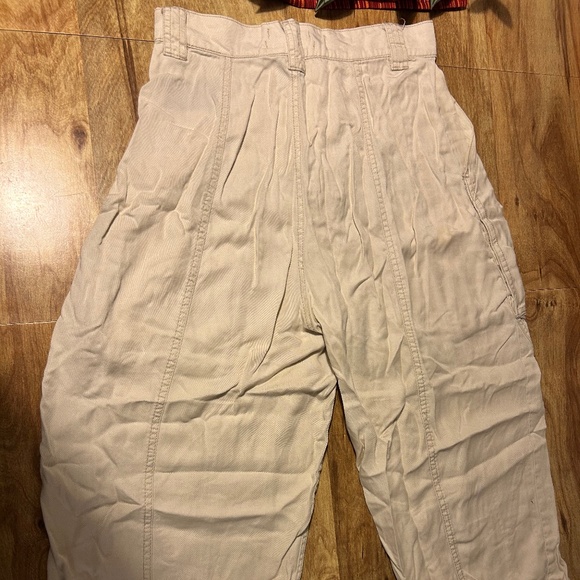 Urban Outfitters beige light cargo pants - Picture 4 of 6